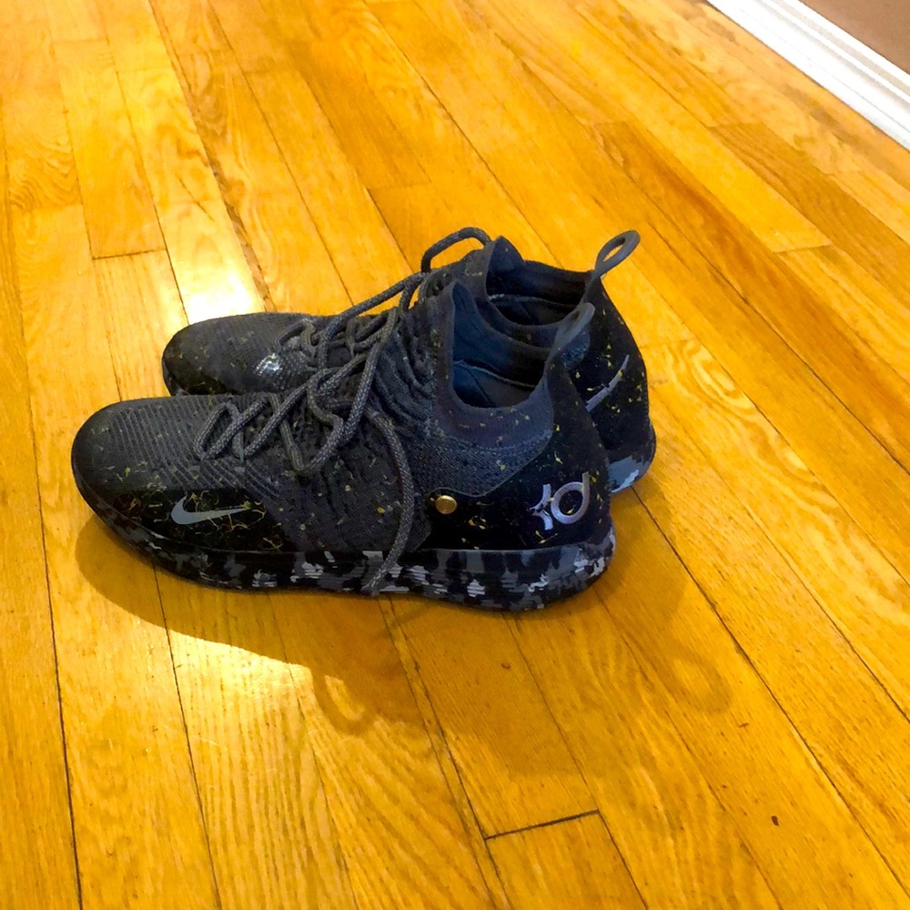 COPY - Men’s size 12 KD basketball shoes